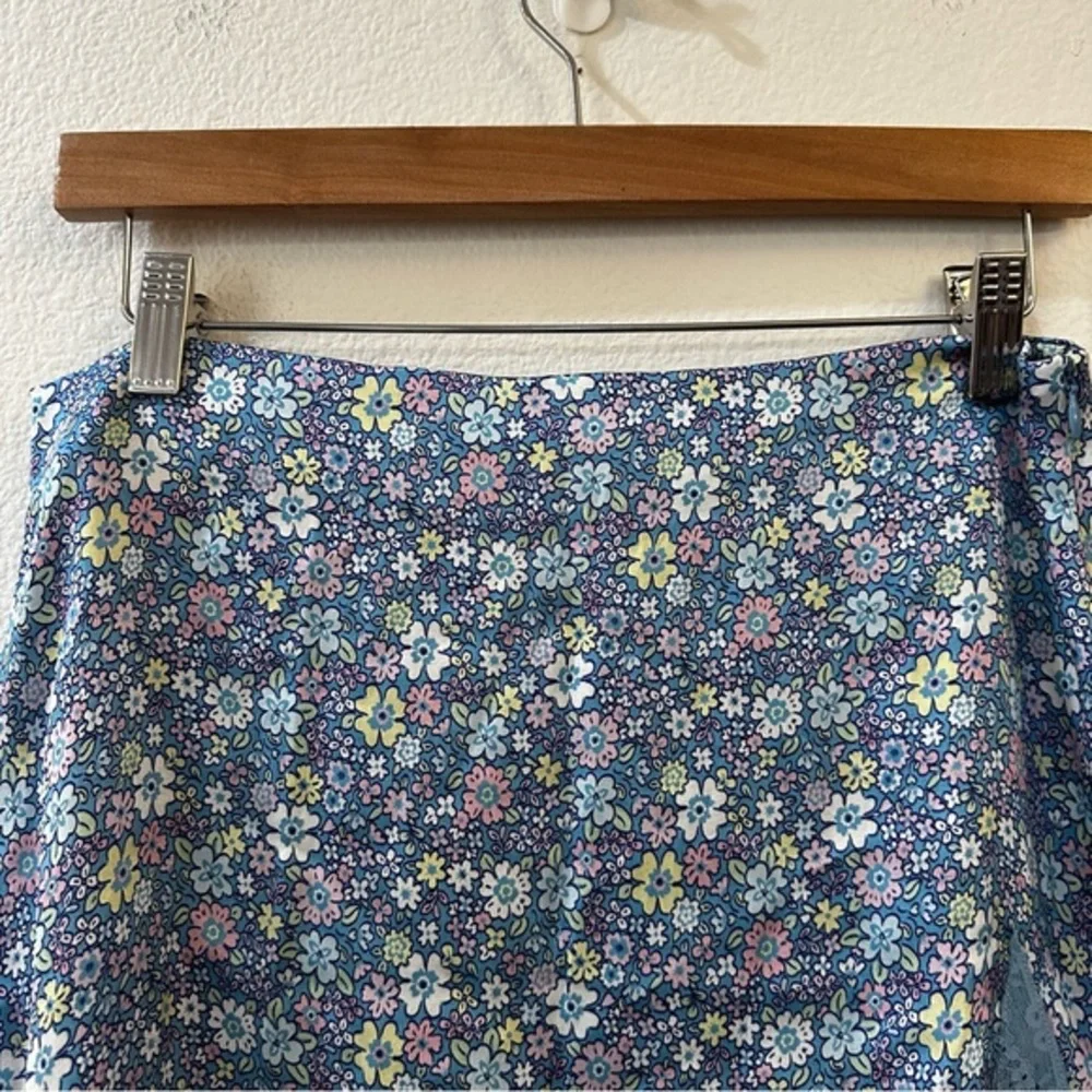 Frankie's Bikinis Blue Floral Lace-Trim Mini Skirt